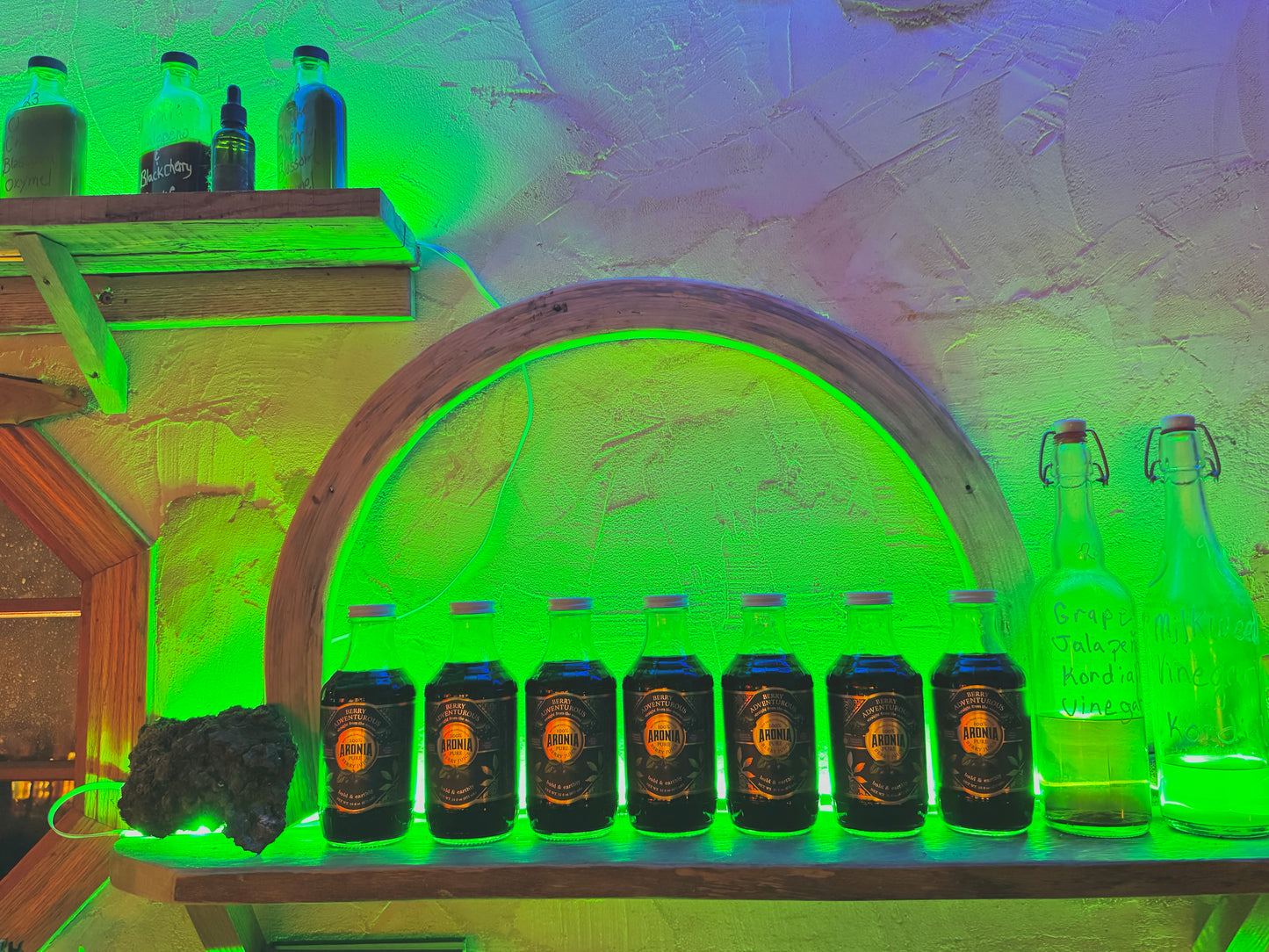 Aronia Berry Juice, Six Pack. Give a gift of purity - Delicious Juice, Straight from the Source! USA Grown | 16oz glass bottle SIX PACK | FREE SHIPPING